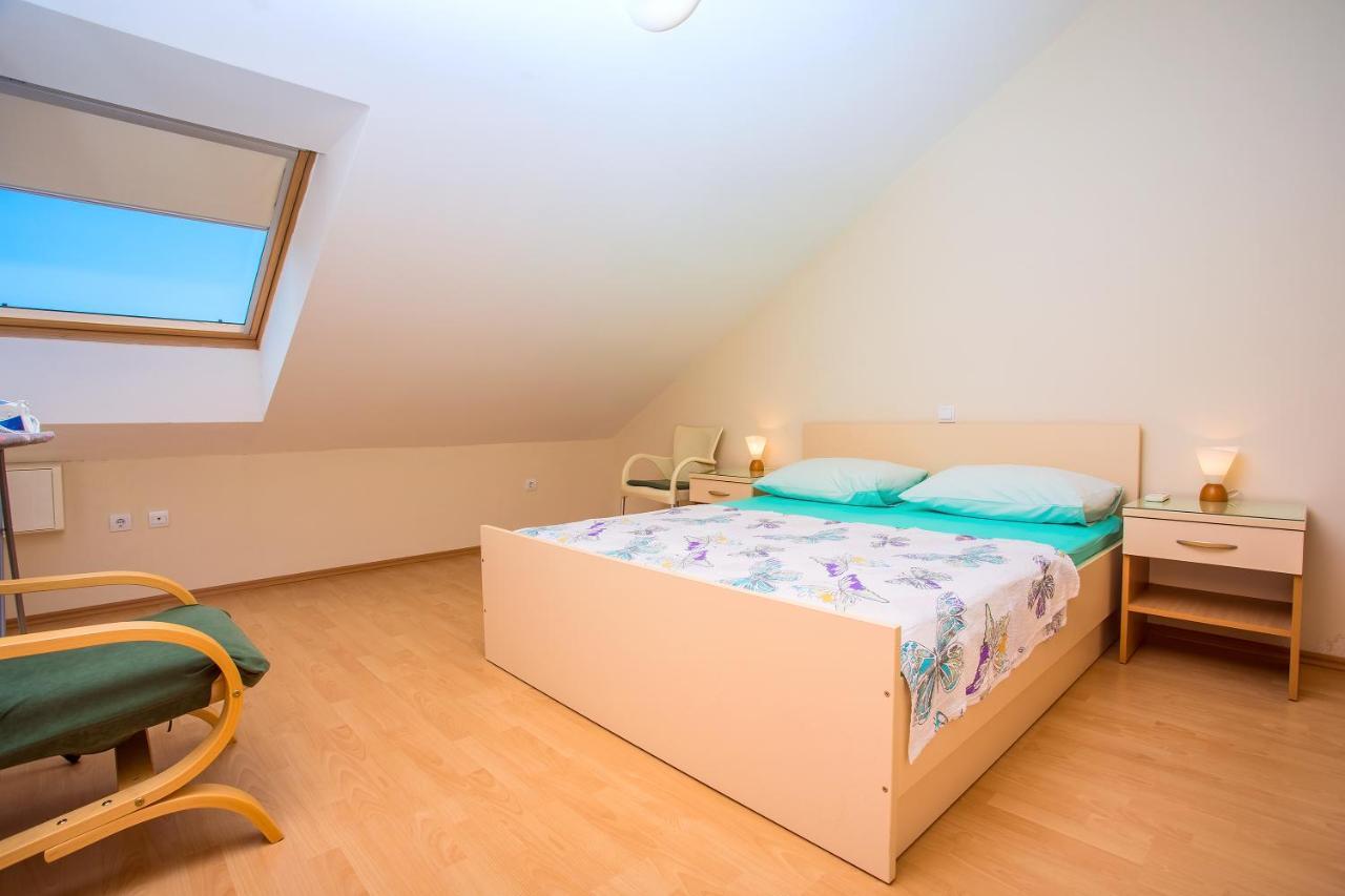 Apartmani Ribnjak Seka Omis Bagian luar foto